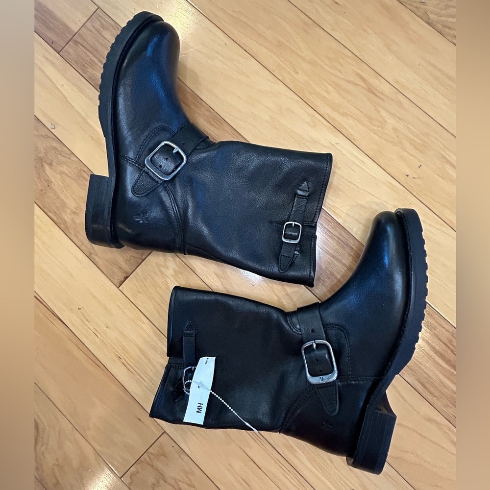 NWT FRYE Veronica Short Black Leather Buckle Moto Inspired Boots for Women - Picture 9 of 14